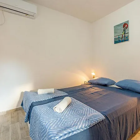 In With Wifi Apartment *